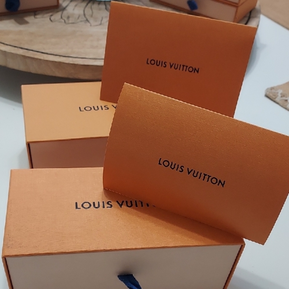 1PCS Louis Vuitton Orange and Cream Box w 1 Gift card holder